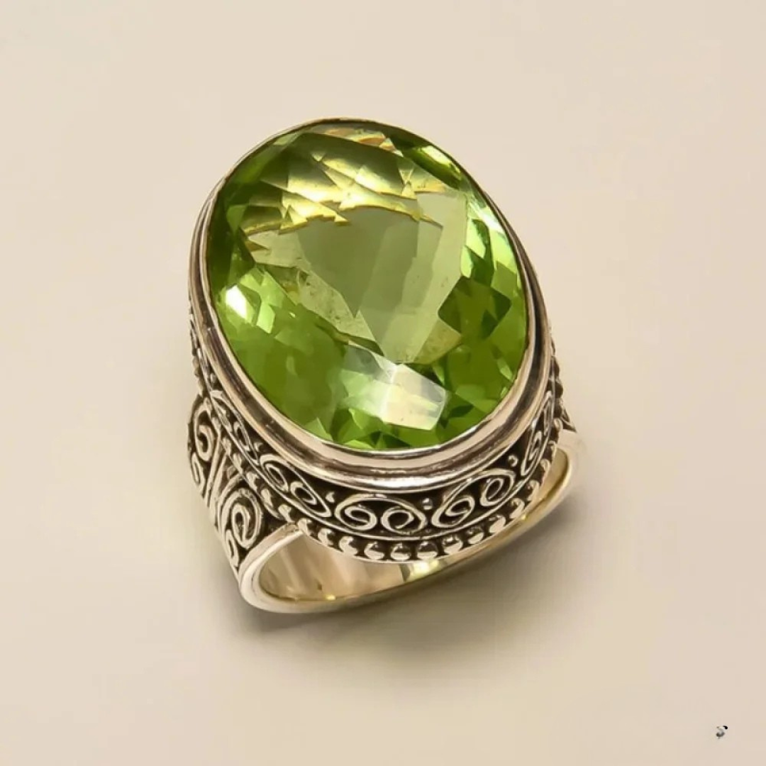 Bague en Cristal d'Olive Vintage
