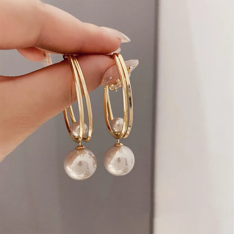 Boucles d'oreilles élégantes en perles baroques