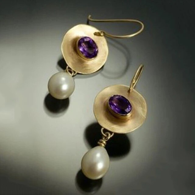 Boucles d'oreilles élégantes en perles et zirconium violet