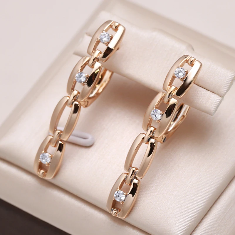 Boucles d'oreilles en chaîne en zirconium élégantes en or