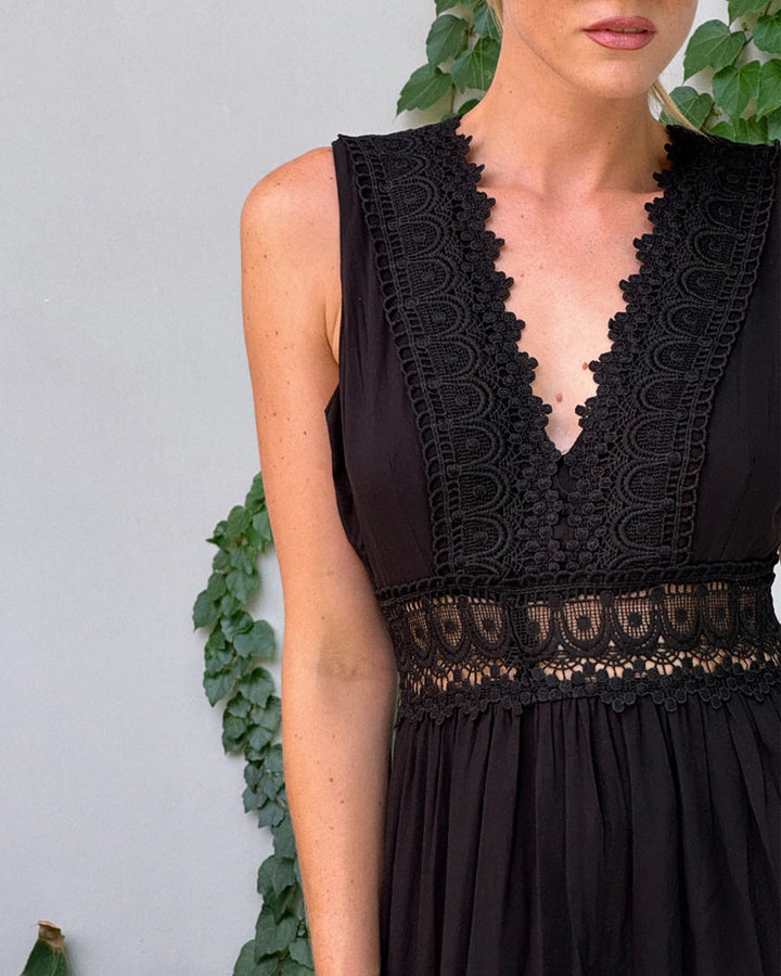 Esme™ | Robe Élégante en Dentelle avec Décolleté en V