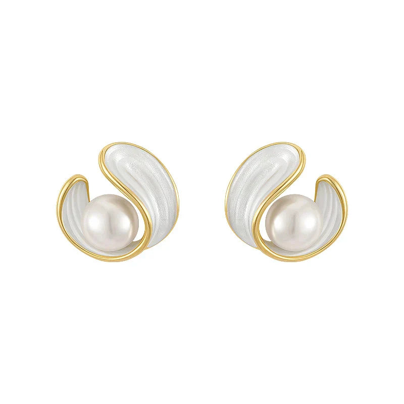 Boucles d'oreilles luxueuses avec opale blanche et perle en or