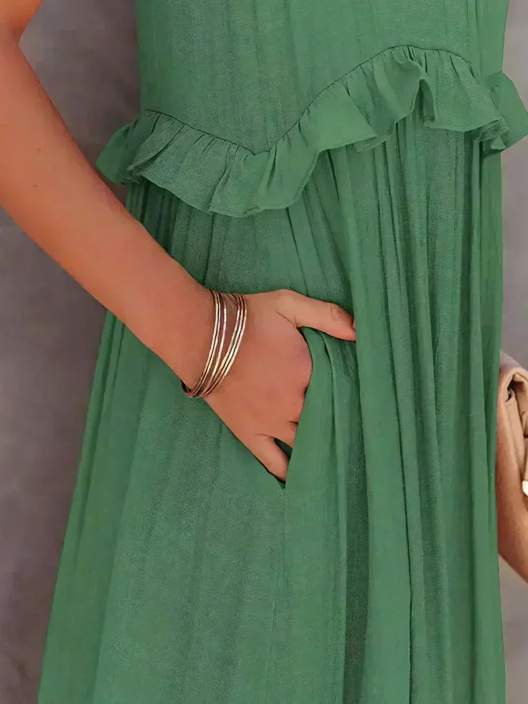 LANDRY | Robe sans manches avec volants chic