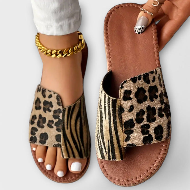 Chaussons bicolores avec motif léopard