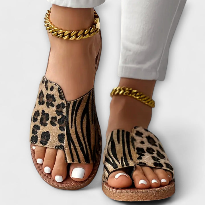 Chaussons bicolores avec motif léopard