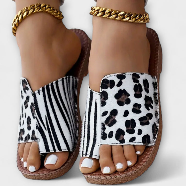 Chaussons bicolores avec motif léopard