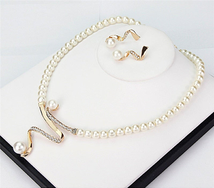 Collier de Perles Naturelles + Ensemble de Boucles d'Oreilles