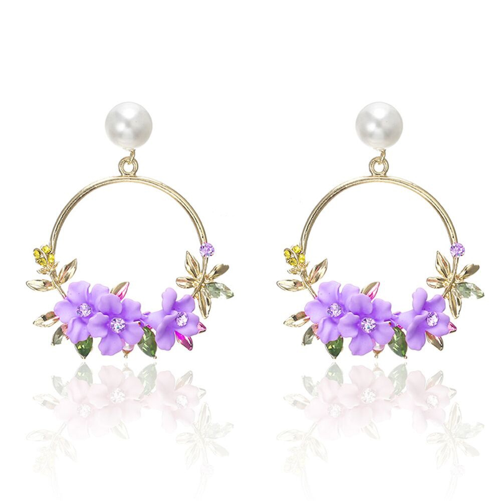 Boucles d'oreilles en fleurs et perles dorées