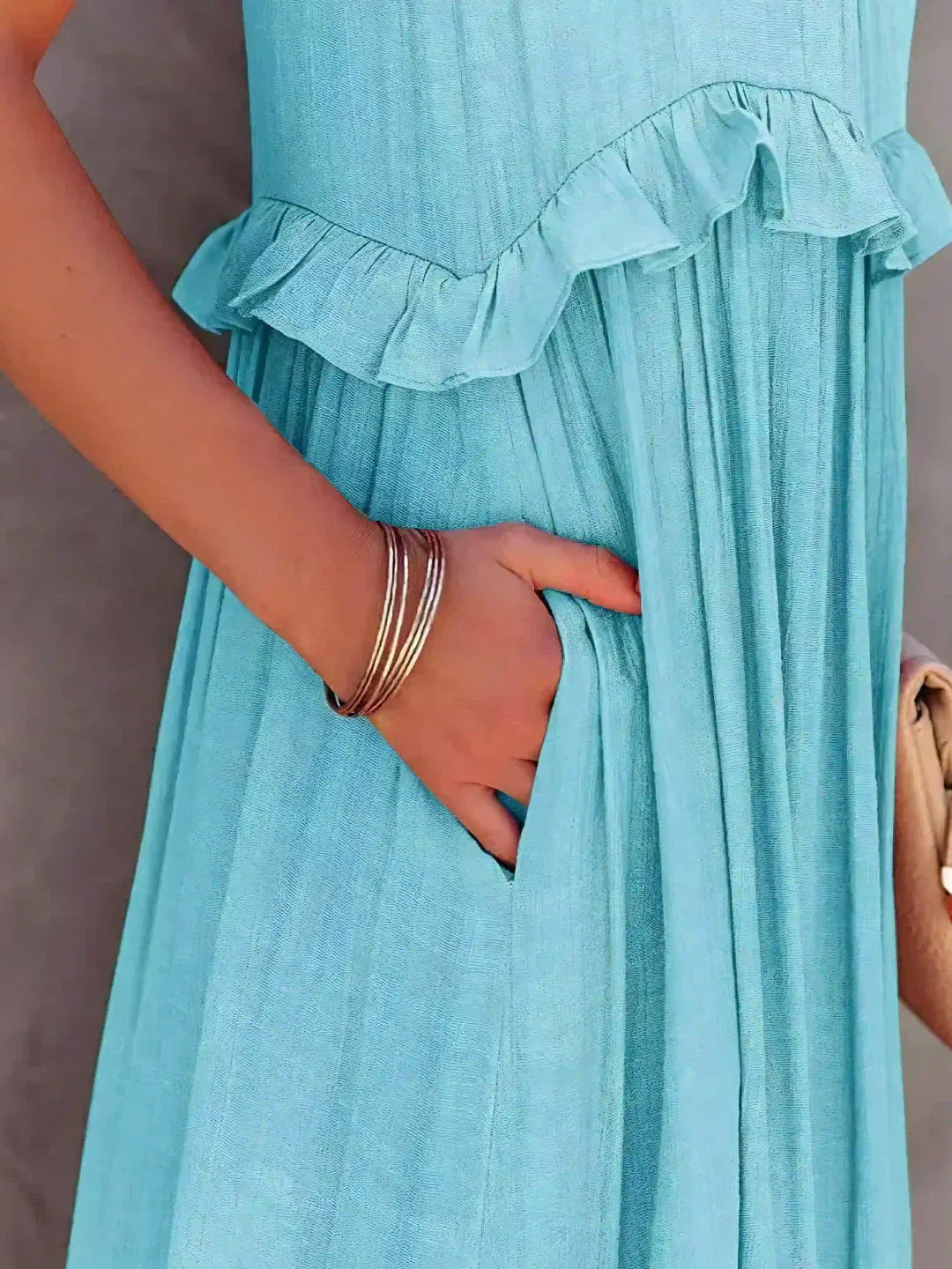 LANDRY | Robe sans manches avec volants chic